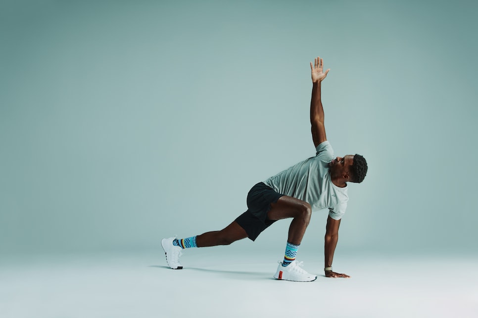 /content/dam/images/golfdigest/fullset/fitness-2024/Roberts World's Greatest Stretch 2.jpg